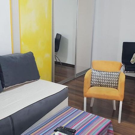 Yellow Apartment, Central Podgoriţa Exterior foto