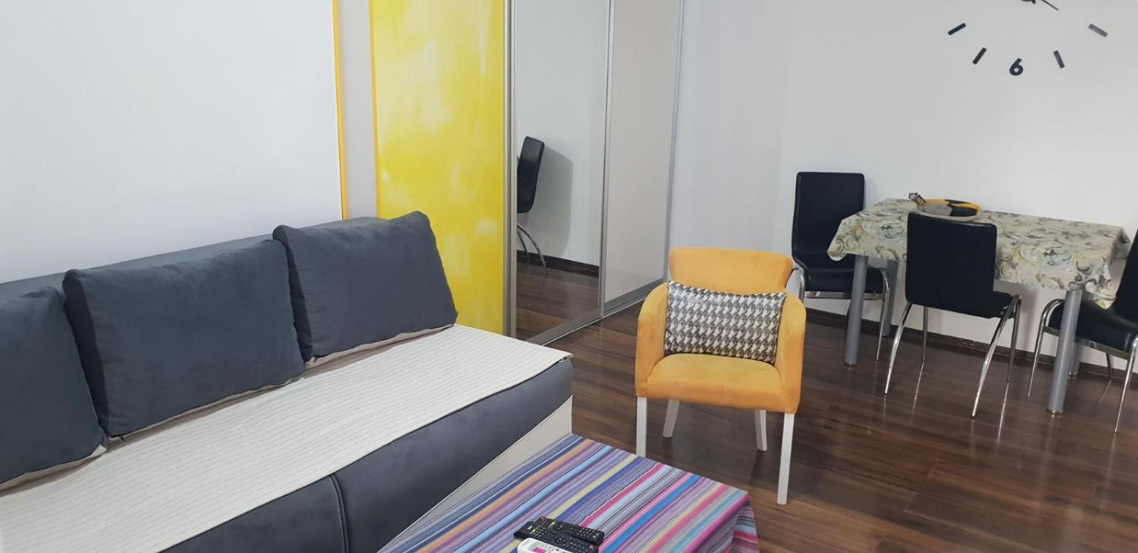 Yellow Apartment, Central Podgoriţa Exterior foto
